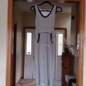 Soft V-Neck Hooded dress Size XS